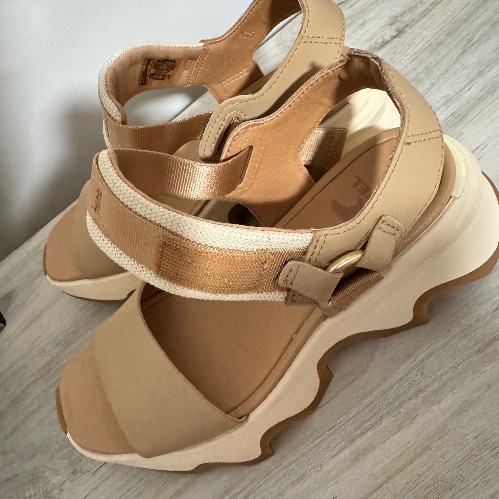 Kinetic Y-Strap High Sandals - Women's